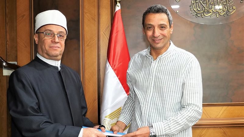 محافظ السويس ووكيل