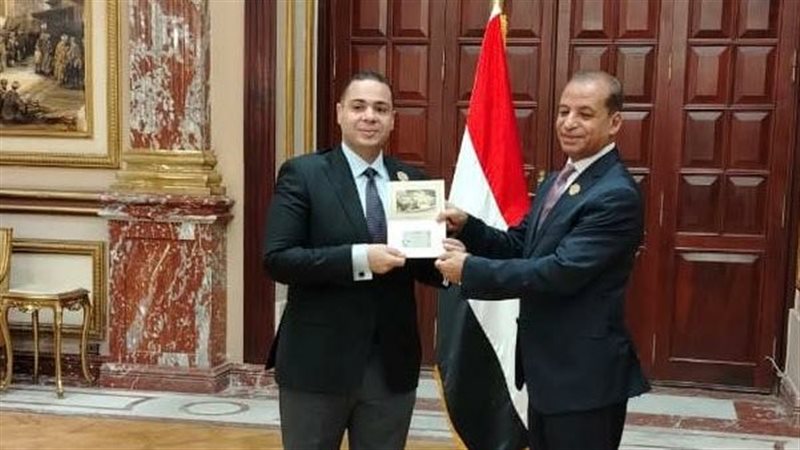 عادل عتمان