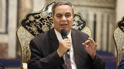 بعد زواج الأم: من له الأولوية في حضانة الطفل؟.. «البحوث الإسلامية» يجيب