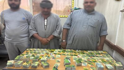 سقوط 3 من أصحاب المخابز بالواسطى بحوزتهم 909 بطاقة تموينية