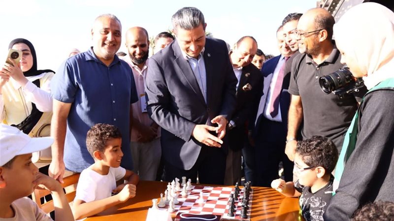 محافظ دمياط يشهد