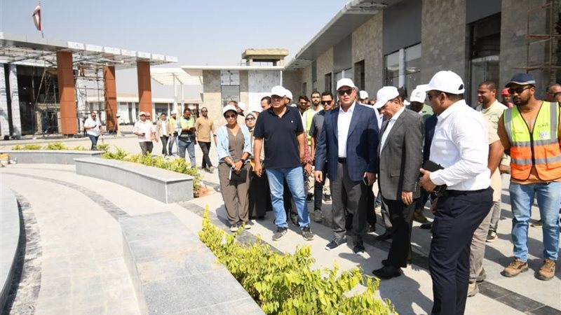 زيارة وزير الإسكان