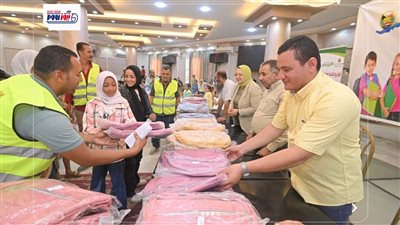 توزيع مساعدات مالية وشنط مدرسية وتركيب وصلات مياه خلال شهر سبتمبر 2025 بالفيوم