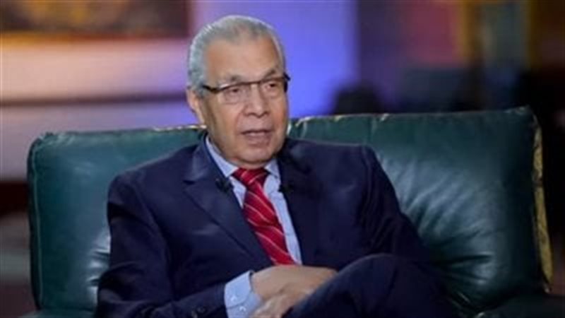 الكاتب الصحفي عبده