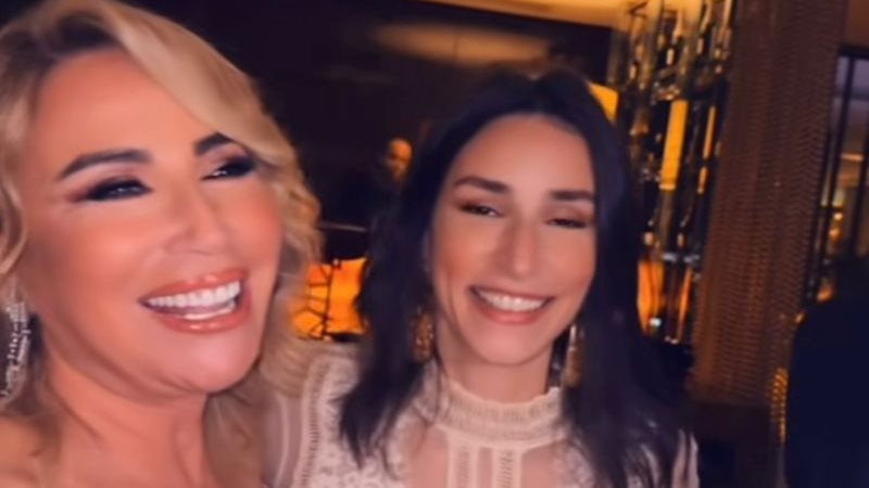 إيناس الدغيدي وابنتها