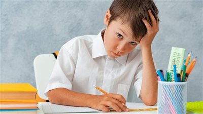 هل طفلك متوتر؟ إليك الإشارات وكيفية التعامل معها بحب 	