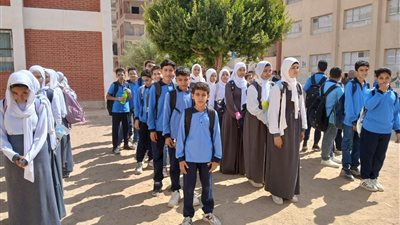 منظومة تعليمية تعمل بكامل طاقتها.. انتظام مميز للفترة المسائية بالسويس 