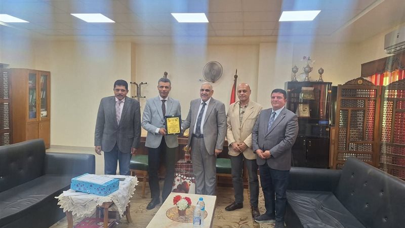 نقيب المعلمين ببنى