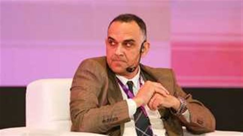 الكاتب الصحفي علاء