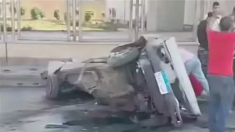 سيارة