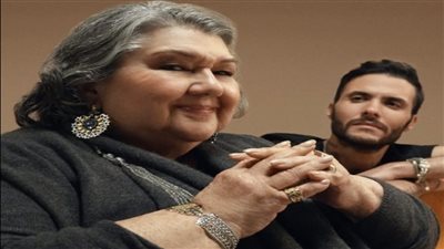 بدء استقبال عزاء والدة أمير عيد في مسجد حسين صدقى بالمعادى