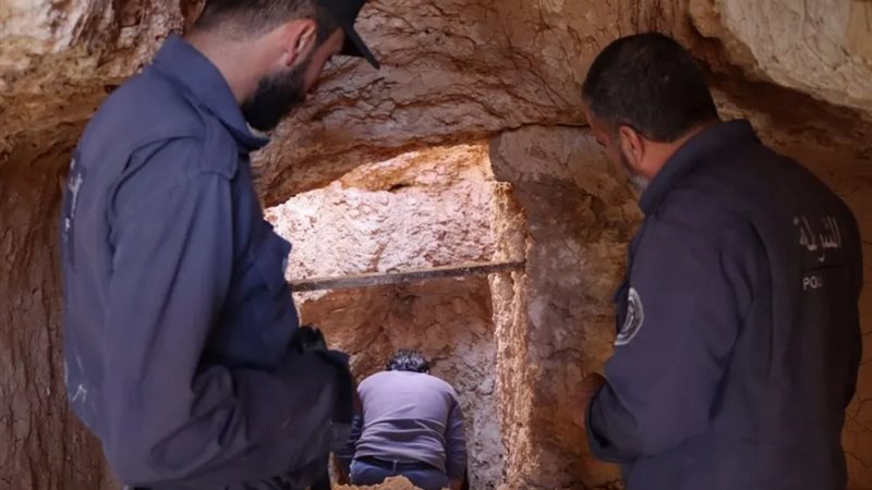 العثور على سجن سري