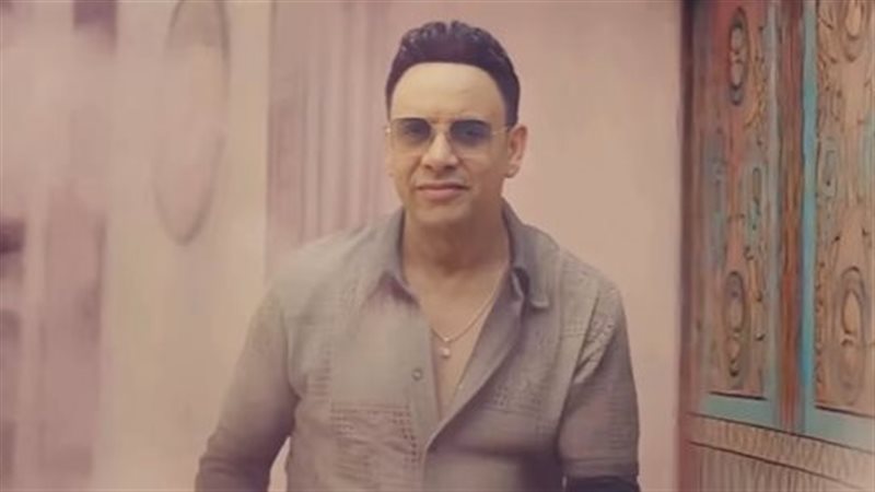مصطفى قمر 