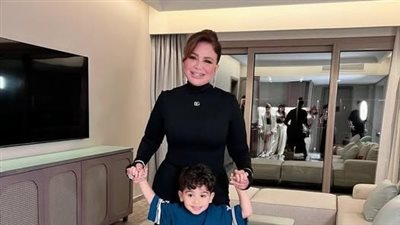 نجل شقيق إلهام شاهين يخطف الأنظار فى أول ظهور له مع عمته 