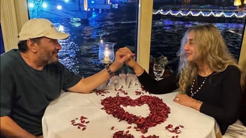 علي الحجار مع زوجته