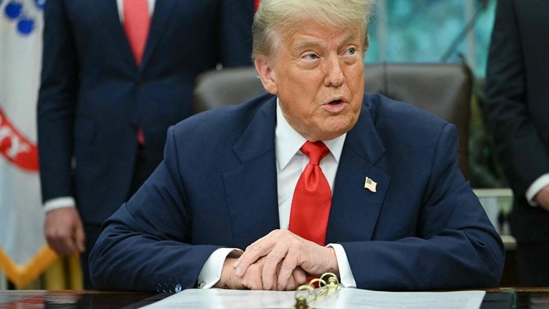 الرئيس الأمريكي دونالد