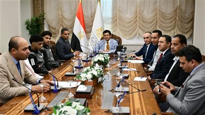 وزير الرياضة يكرم شباب المصارعة بعد حصولهم علي ذهبية وبرونزية بطولة العالم