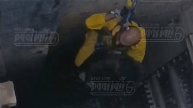 لحظة انتشال جثمان