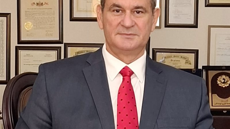 الدكتور مدحت الشريف