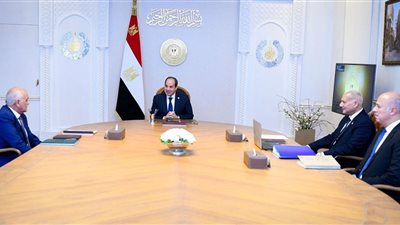 الرئيس السيسي يجتمع  مع رئيس مجلس إدارة صندوق تكريم الشهداء 
