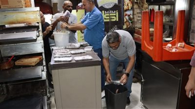 محافظ القليوبية يوجه بإزالة اشغالات وتشميع مطعمين غير مرخصين بشبرا الخيمة