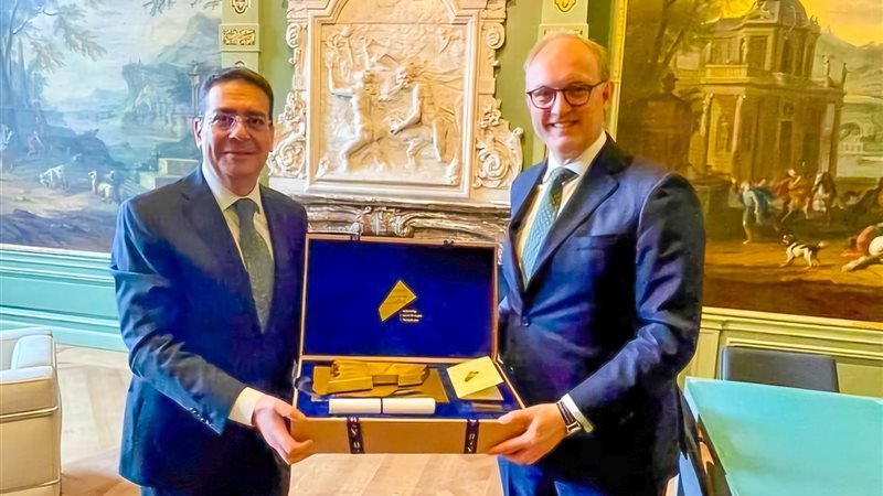 دعوات افتتاح المتحف