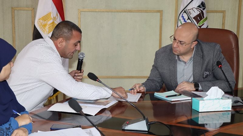 محافظ بنى سويف خلال