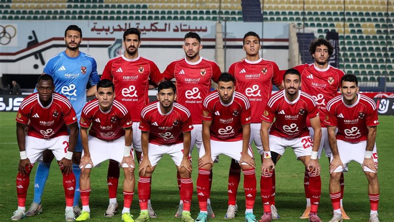 لاعبو النادي الأهلي