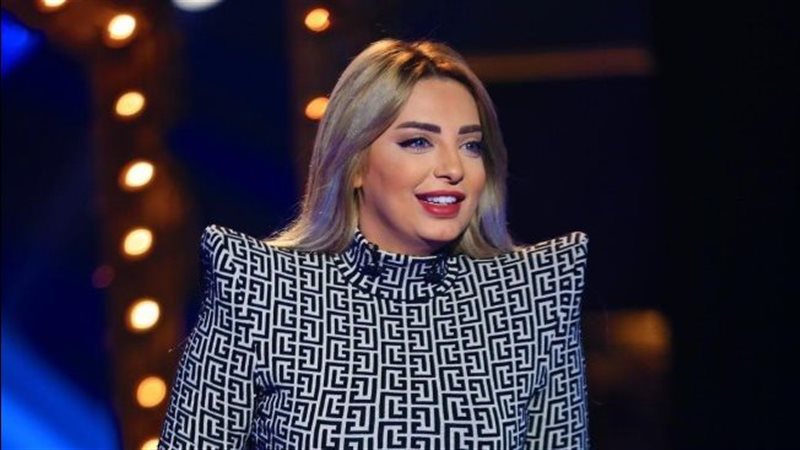 المذيعة مي حلمي