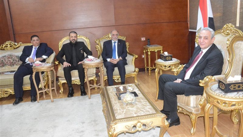 محافظ الغربية ونواب