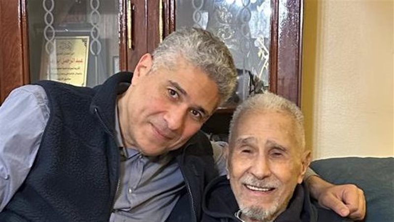 أحمد أبو زهرة والفنان