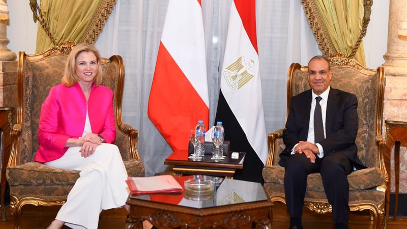 وزير الخارجية ونظيرته