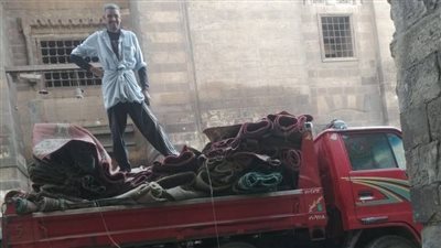 لحماية التاريخ.. الآثار تزيل المتعلقات الغير ضرورية من الجوامع الأثرية