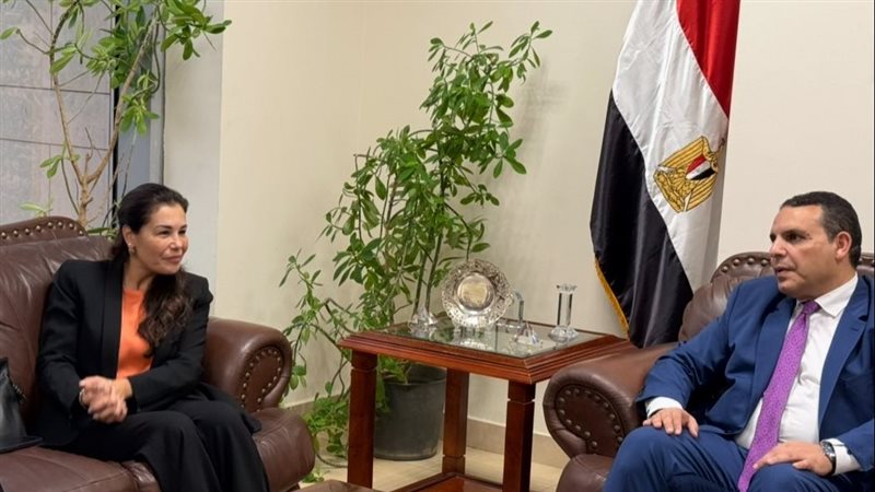 التمثيل التجاري يبحث