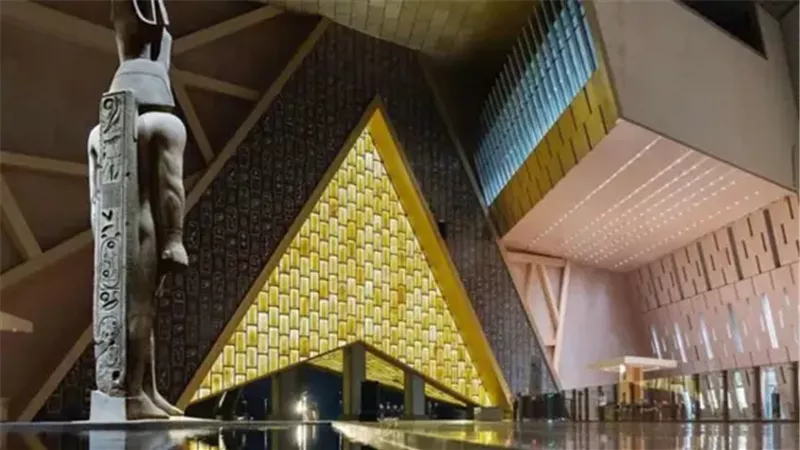 المتحف المصري الكبير