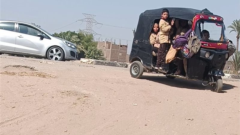 جانب من معاناة الطلاب
