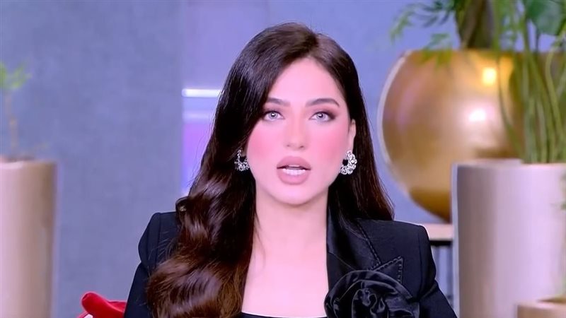 ياسمين عز 