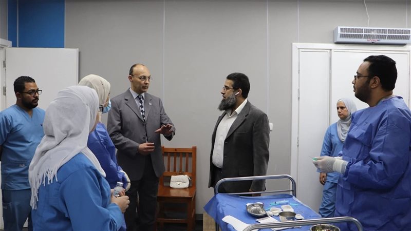 جانب من فريق العمل