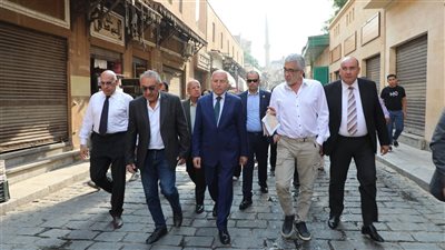 محافظ القاهرة يتفقد مشروع تطوير القاهرة التاريخية لتعزيز مكانتها السياحية