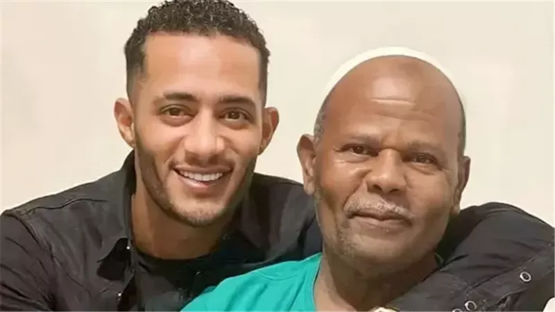 محمد رمضان مع والده