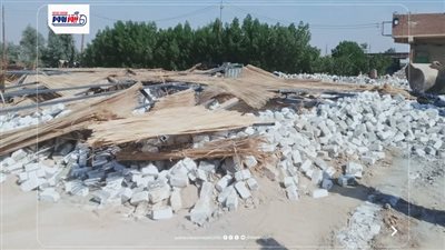 إزالة حالة تعد بالبناء المخالف بقرية كفر محفوظ  بالفيوم 