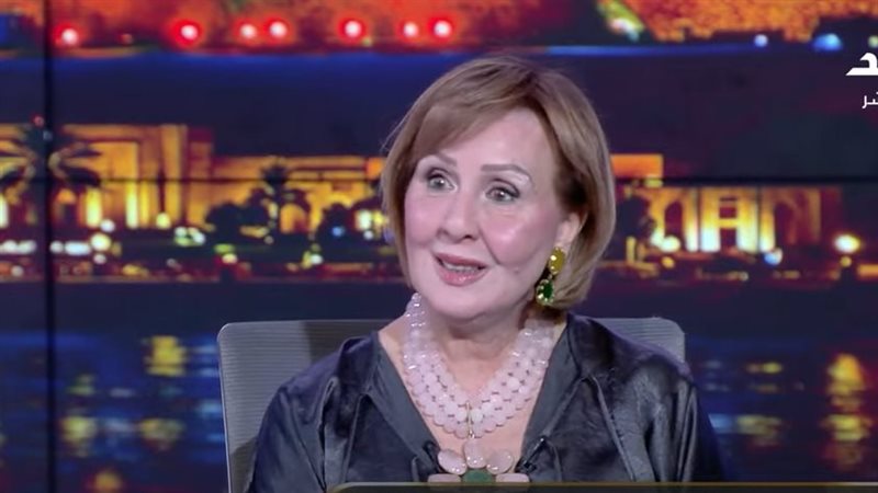  الكاتبة الصحفية