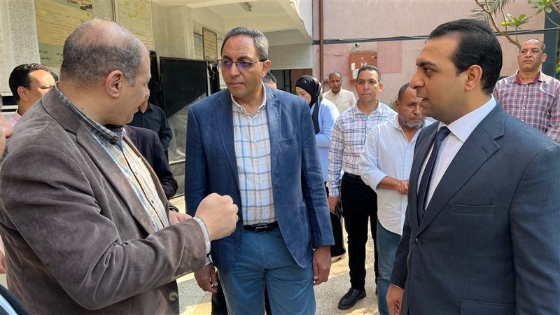 محافظ قنا