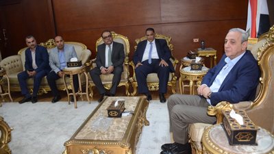 محافظ الغربية يستقبل وفد الشركة المصرية للتنمية الزراعية والريفية