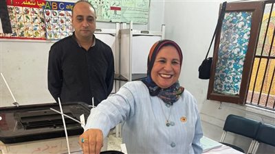 أمينة المرأة بحماة الوطن بسوهاج ومرشحة القائمة الوطنية تُدلي بصوتها 
