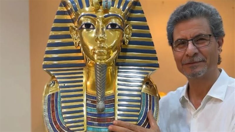  فنان مصري يعرض مستنسخًا