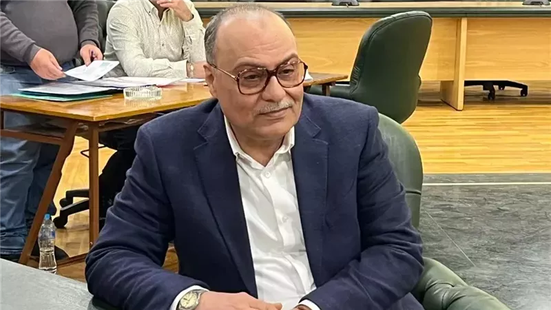 الكاتب الصحفي صالح