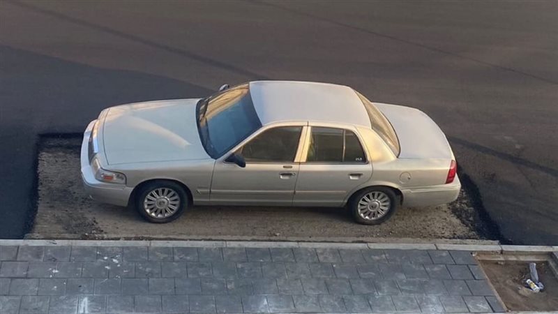 سيارة