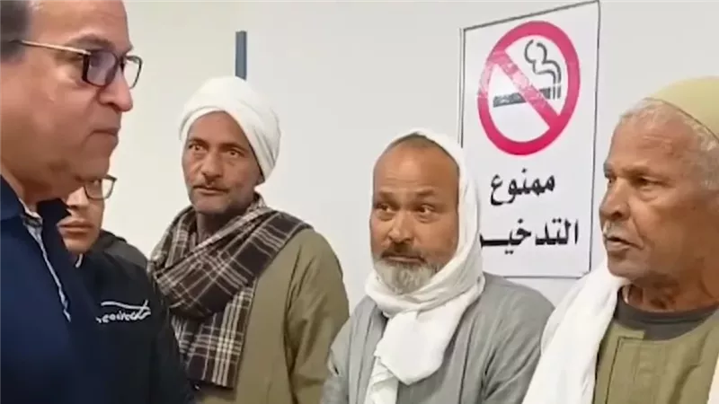 وزير الصحة يستمع