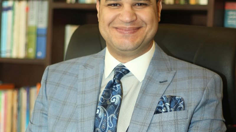 الدكتور أحمد هارون،